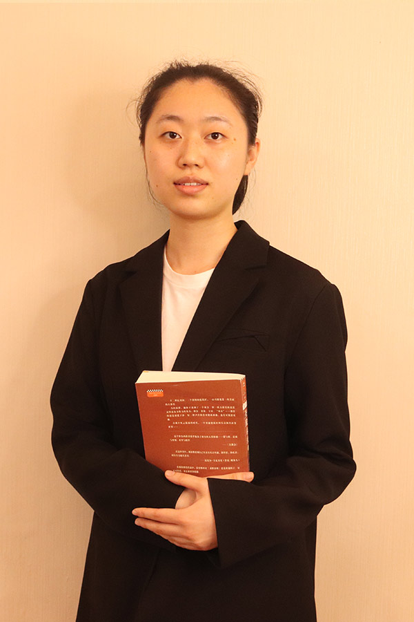 凤翔梁艺 本科学历，优秀班主任