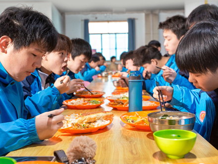凤翔学生用餐