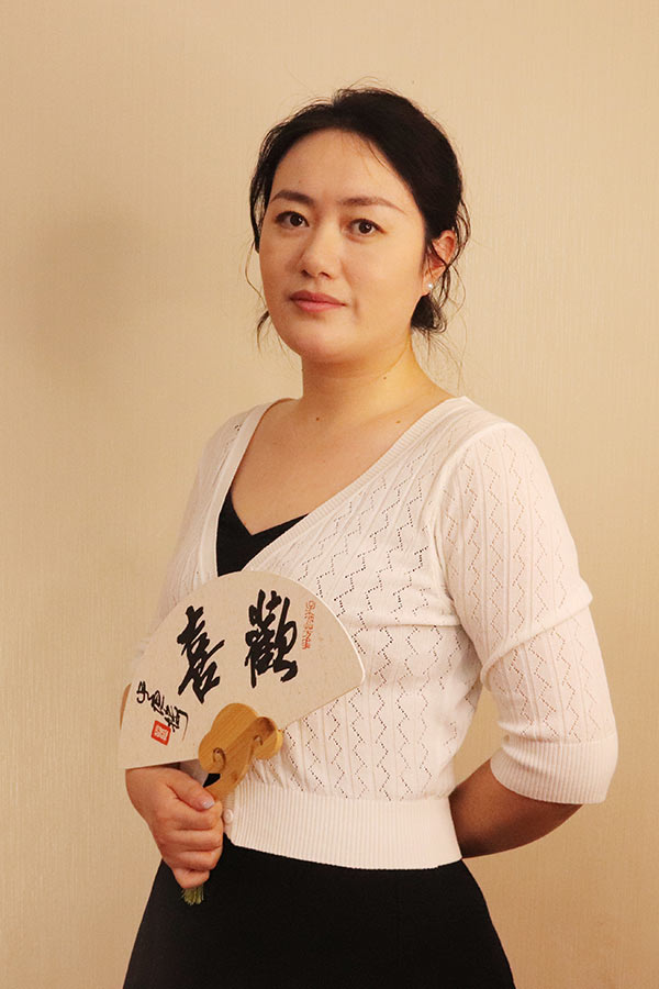 凤翔石亚利 研究生学历,毕业于陕西师范大学